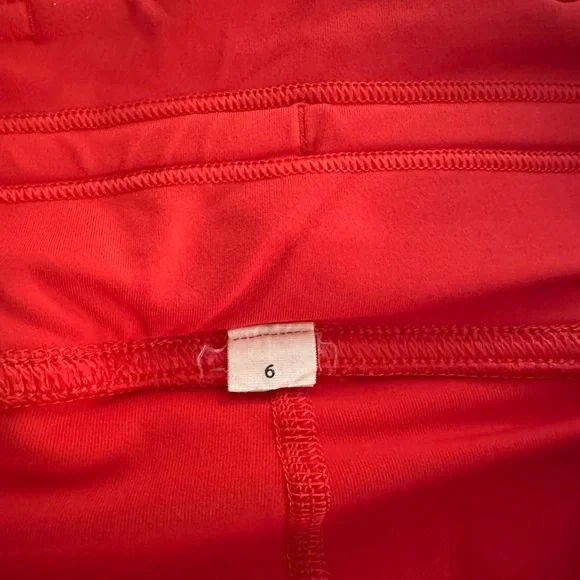 Lulu lemon Red and Pink Skirt - Picture 2 of 4